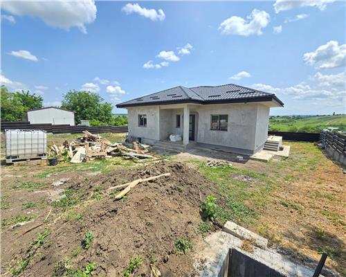 Casa noua de vanzare + 775 mp teren, Cogeasca, com. Letcani