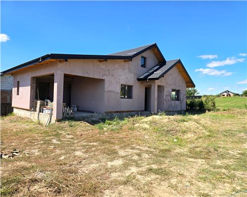 De vanzare! Casa de 140 mp utili + 500 mp teren (18 km de Iasi)