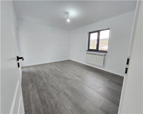 Casa tip vila + 620 mp teren la iesire din Letcani. Constructie premium, pozitie excelenta