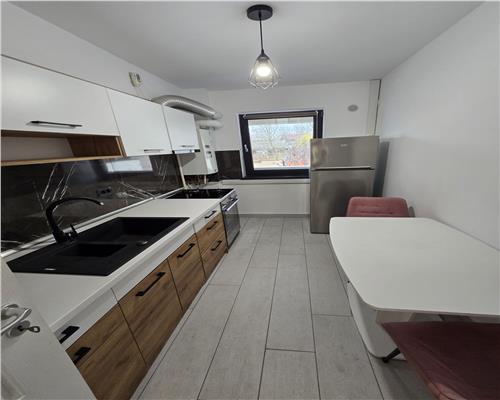 Apartament cu 3 camere, de inchiriat in zona CUG