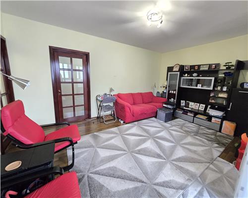 Apartament de 3 camere (etaj 2) si garaj, Tatarasi Ciurchi (langa Esplanada Oancea)