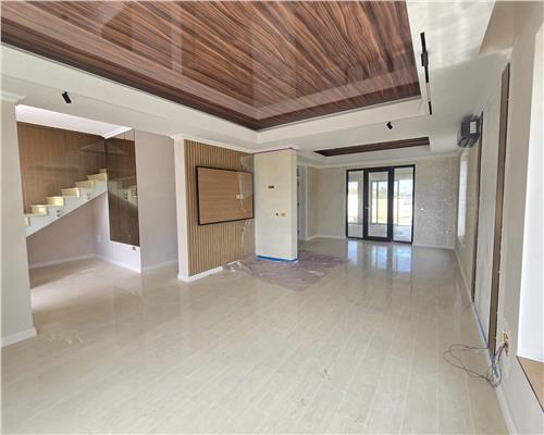 Proprietate exclusivista, cu vedere spre lac, zona Aroneanu Sorogari