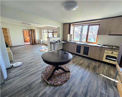 Casa renovata complet + Hala 160 mp de inchiriat in Holboca, 10 minute de Iasi