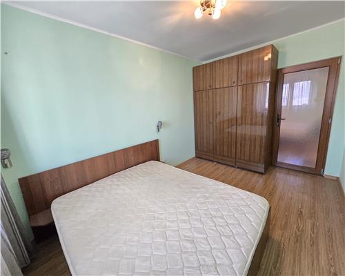Apartament 2 camere decomandat, zona Gara, Strapungere Silvestru (etaj intermediar)
