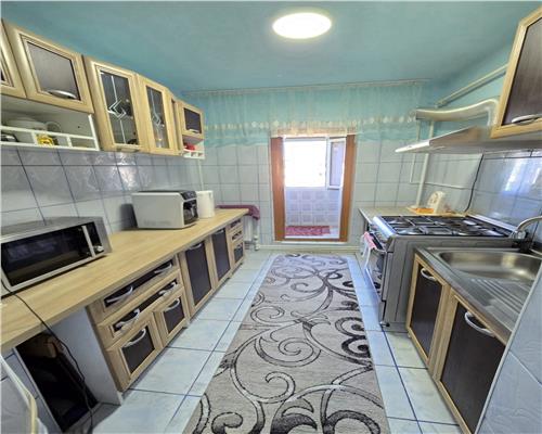 Apartament 2 camere, Galata (statie de autobuz la 100m)