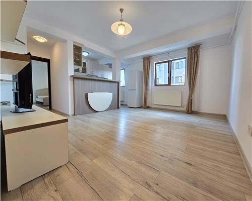 Centru Palas: apartament 3 camere, gata de mutat