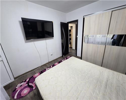 ZONA CENTRALA! Apartament cu 3 camere de vanzare in Podu Ros! Renovat integral, mobilat si utilat